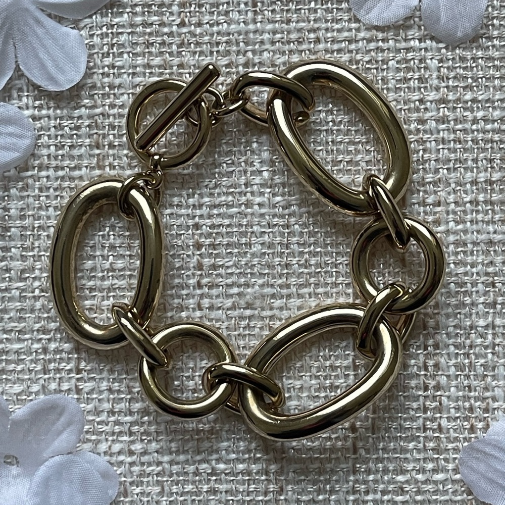 Link Bracelet 7” GoldTone Toggle Closure